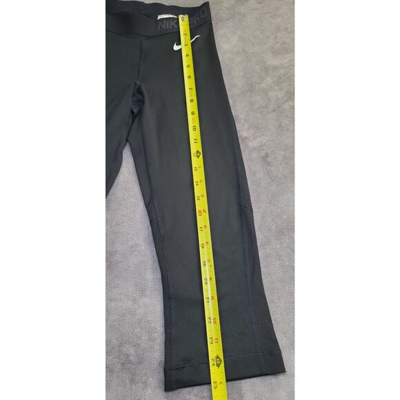 Nike Pro Women's Sz XS Leggings Dri-Fit Capri Length Compression Black Gym C15 - Picture 2 of 9